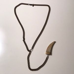 Horn necklace